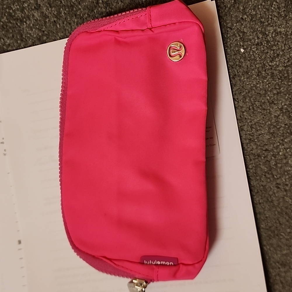 Lululemon everywhere belt bag 1L